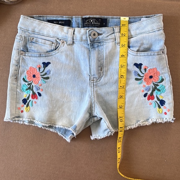 Lucky Brand Girl Sz 14 embroidered floral shorts - Picture 6 of 16